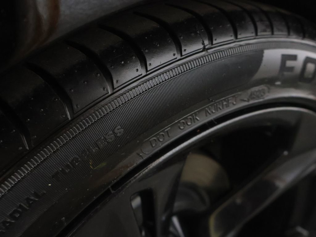 Used 2022 Chevrolet Camaro LT RWD image 30