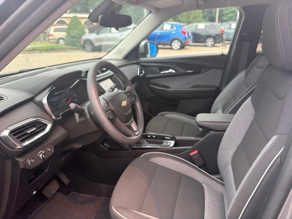 Certified 2023 Chevrolet TrailBlazer LT FWD image 30