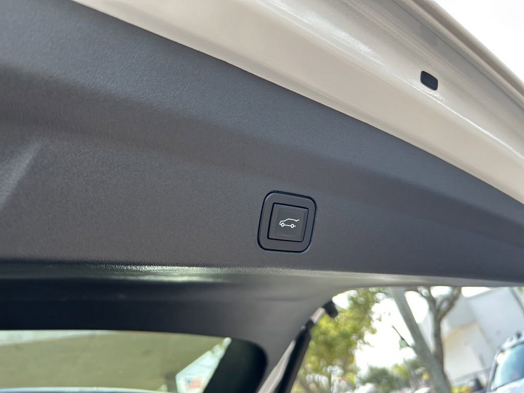 Used 2025 Cadillac Escalade IQ Sport 2 image 45