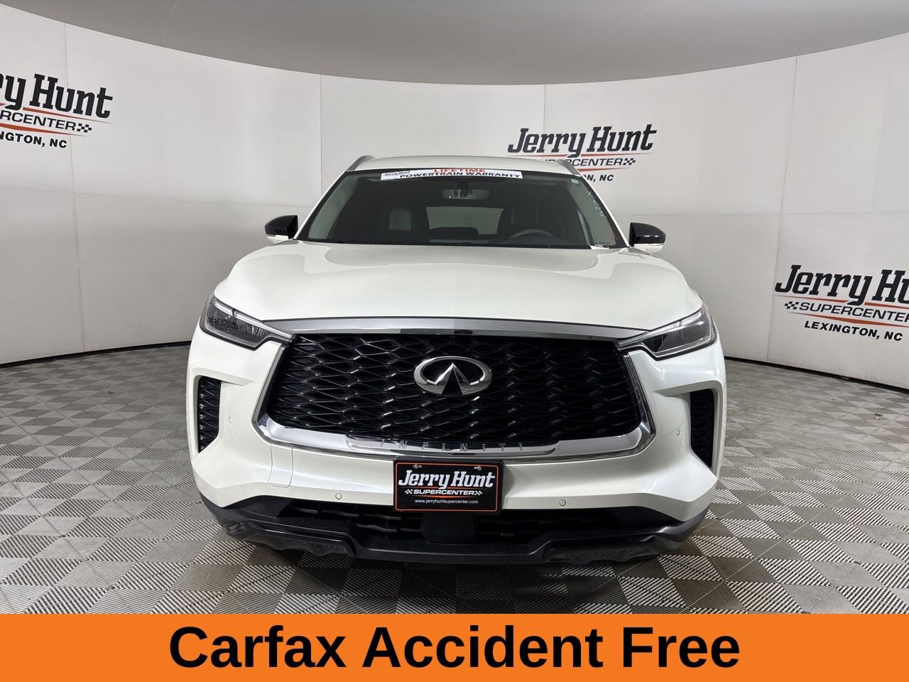 Used 2023 INFINITI QX60 Luxe w/ Cargo Package AWD/4WD image 3