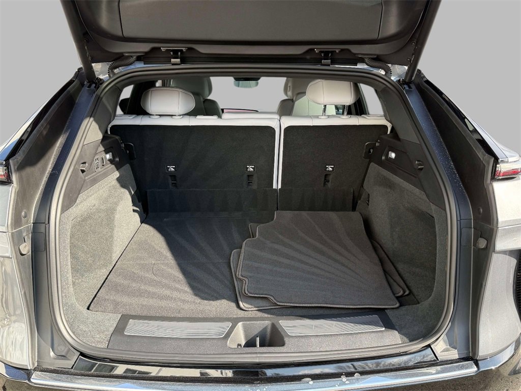 Used 2023 Cadillac Lyriq 2WD image 17