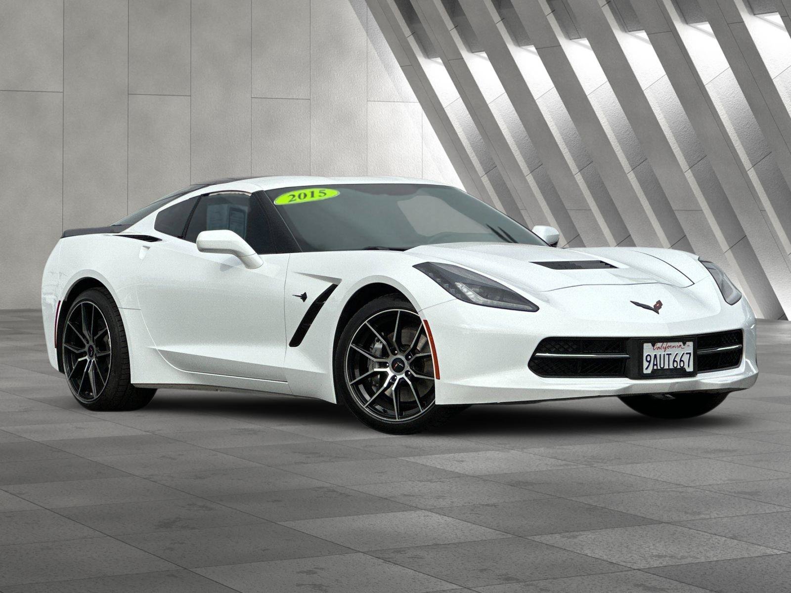 Used 2015 Chevrolet Corvette Stingray Coupe RWD image 2