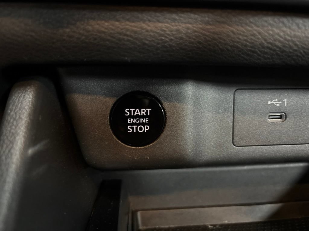 Used 2024 Nissan Rogue SV AWD/4WD image 30