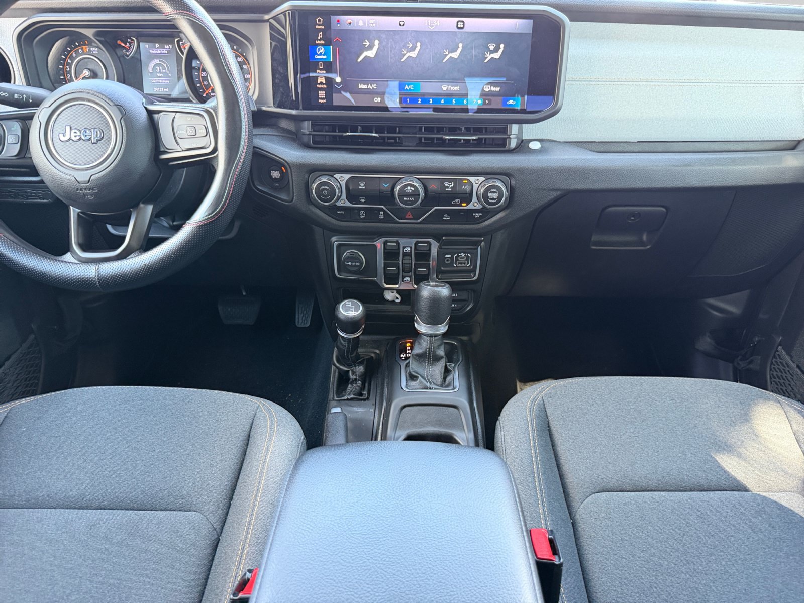 Used 2024 Jeep Gladiator Overland AWD/4WD image 11