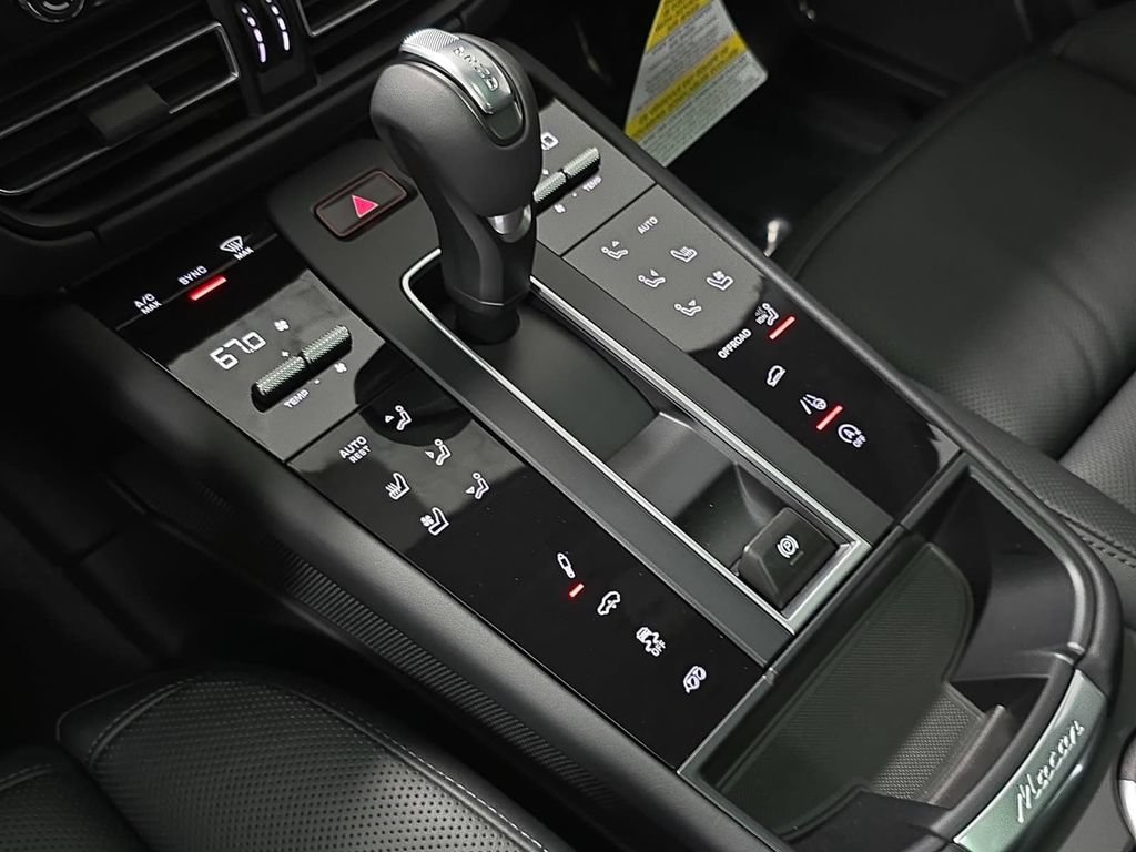 New 2026 Porsche Macan GTS AWD/4WD image 17