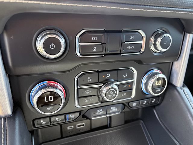 Used 2023 GMC Yukon SLT w/ SLT Premium Package AWD/4WD image 19