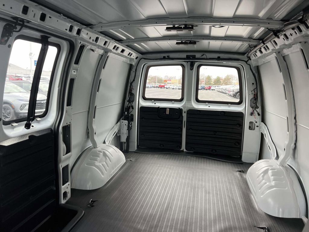 New 2025 Chevrolet Express 2500 w/ Driver Convenience Package image 26