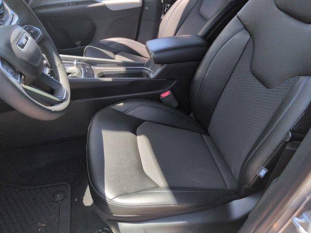 Used 2024 Jeep Compass Latitude w/ Convenience Group AWD/4WD image 11