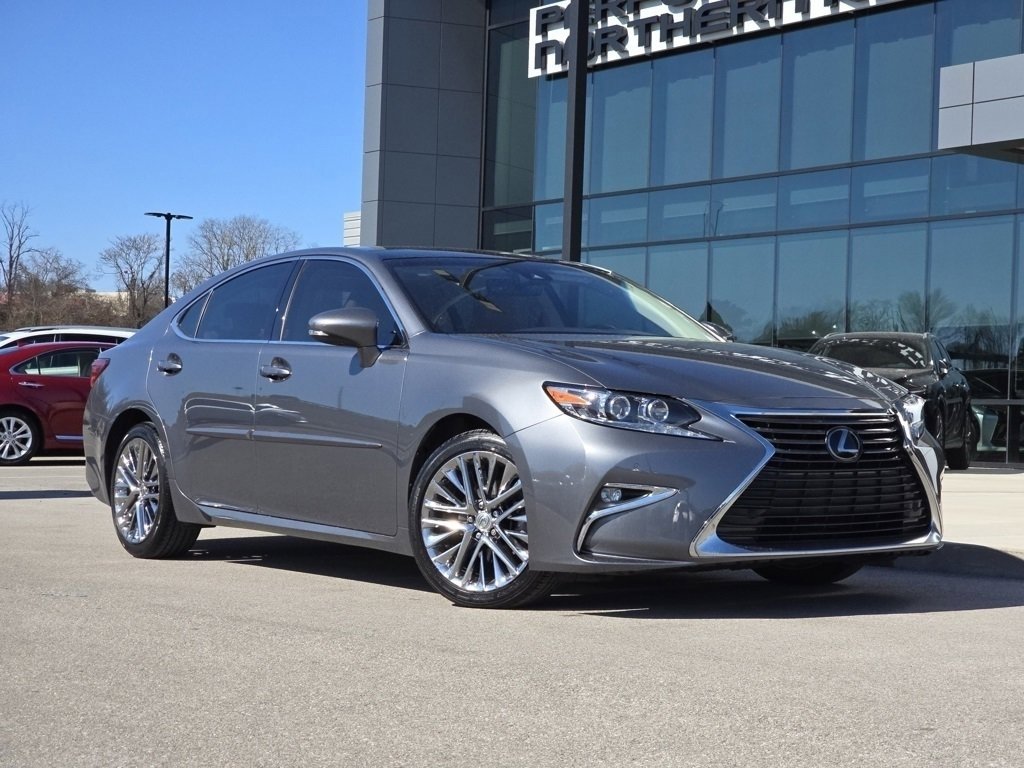 Used 2016 Lexus ES 350 w/ Ultra Luxury Package image 2