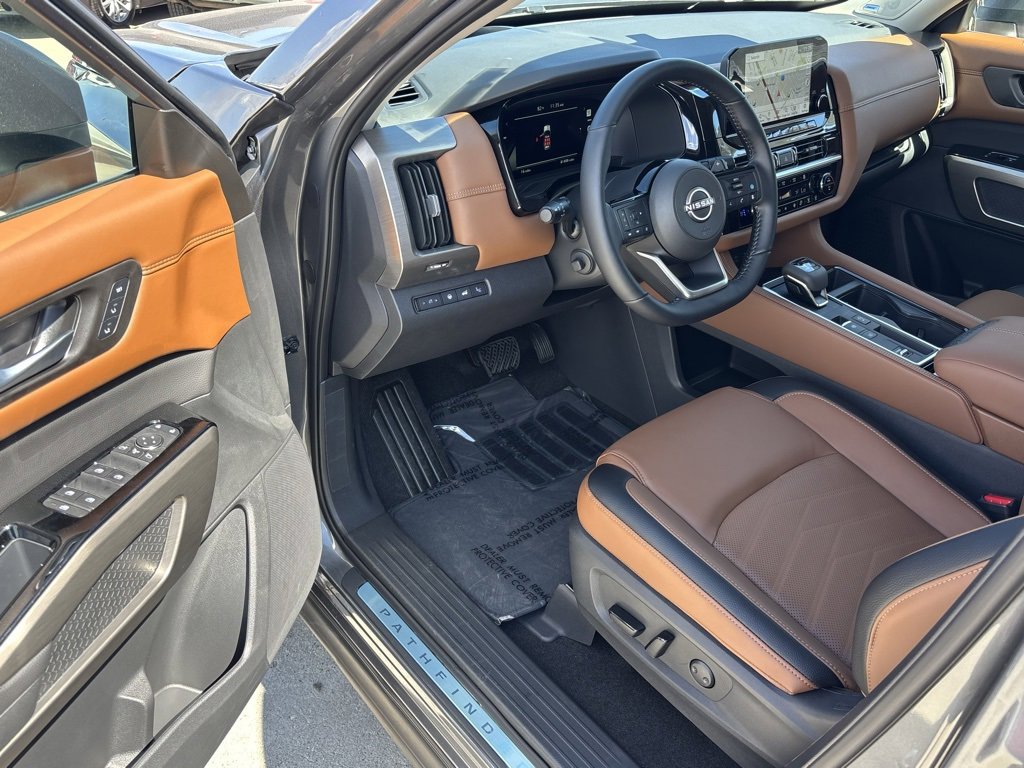 New 2025 Nissan Pathfinder Platinum w/ Cargo Package image 8