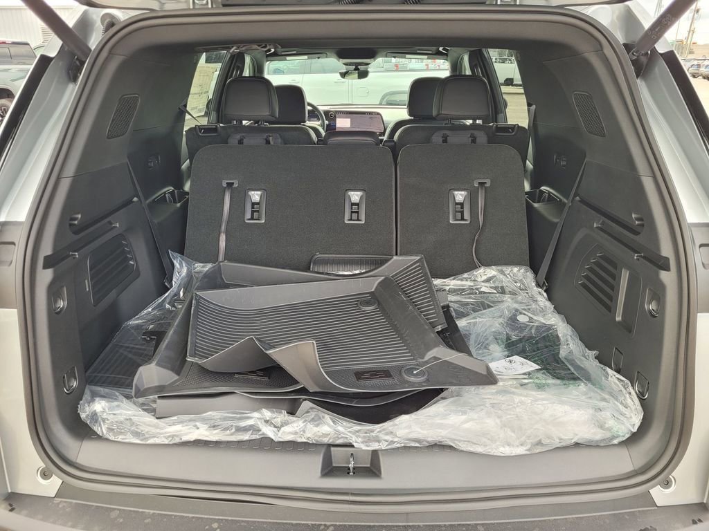 New 2026 Chevrolet Traverse Z71 w/ Driver Confidence Package AWD/4WD image 31