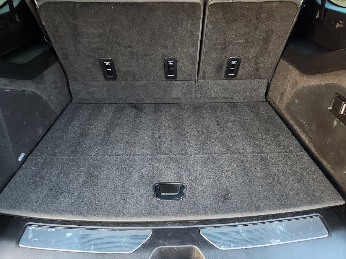 Used 2025 Cadillac Escalade ESV V AWD/4WD image 57