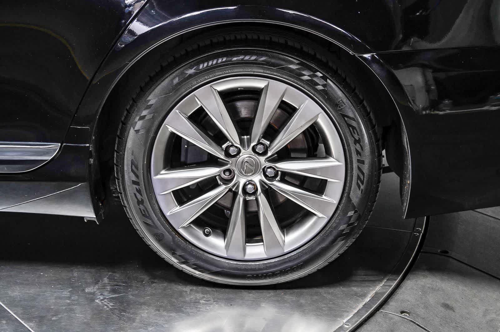 Used 2016 Lexus LS 460 w/ Comfort Package RWD image 10