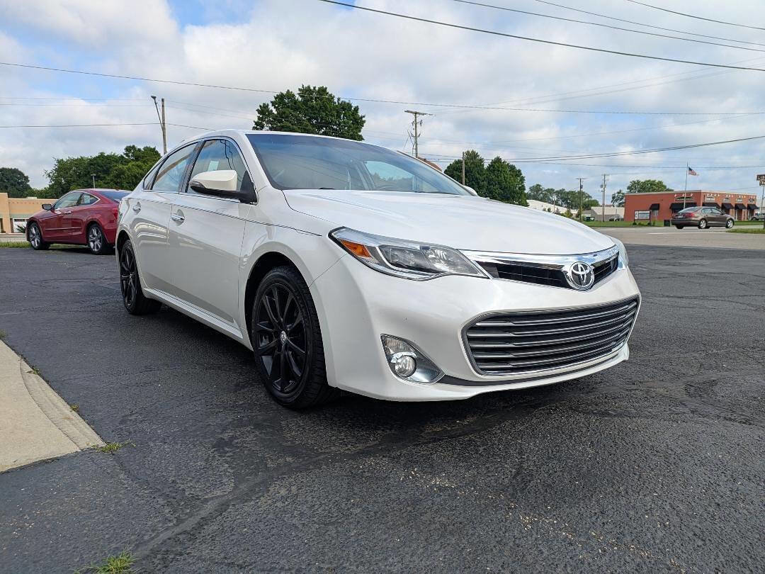 Used 2015 Toyota Avalon XLE Touring FWD image 4