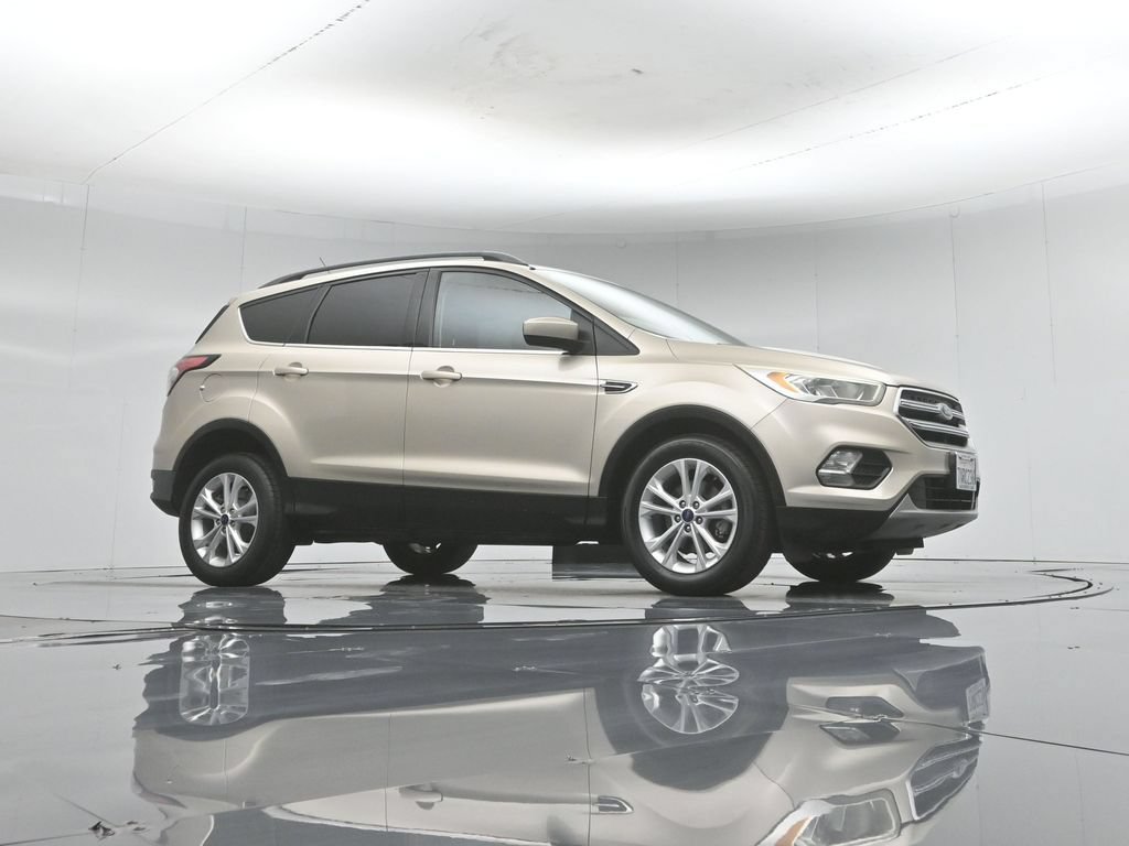 Certified 2017 Ford Escape SE w/ Equipment Group 201A FWD image 4