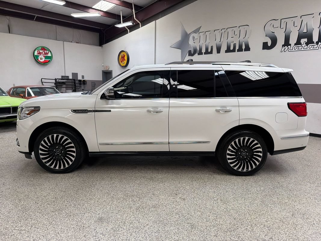 Used 2020 Lincoln Navigator Black Label w/ Cargo Convenience Package AWD/4WD image 3
