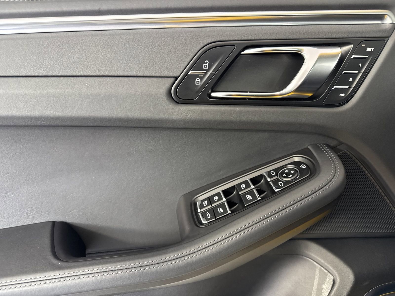 Certified 2022 Porsche Macan GTS image 12