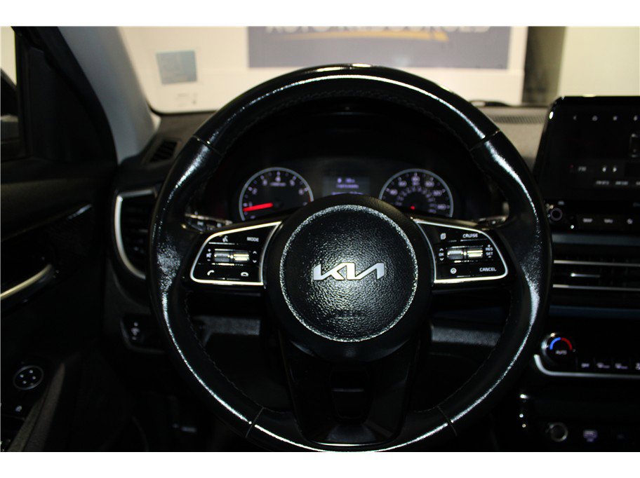 Used 2023 Kia Seltos Nightfall Edition image 27