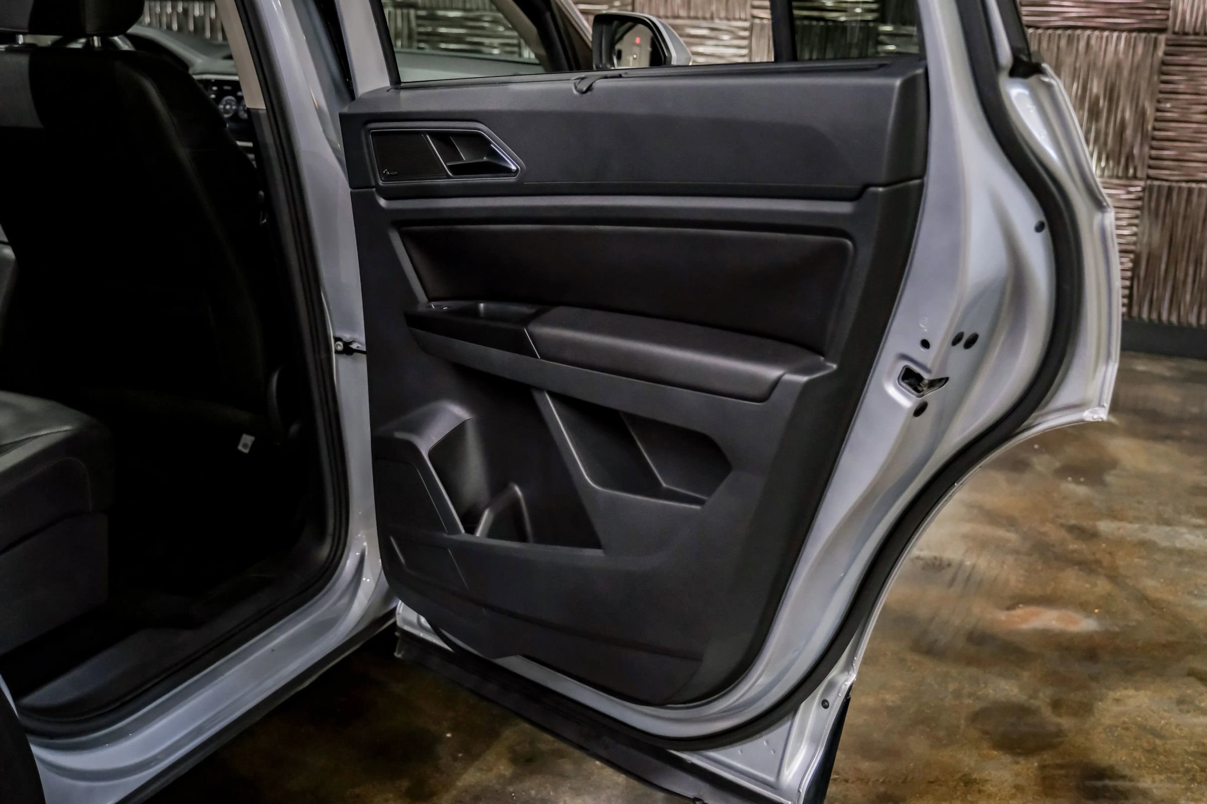 Used 2018 Volkswagen Atlas SEL Premium image 46