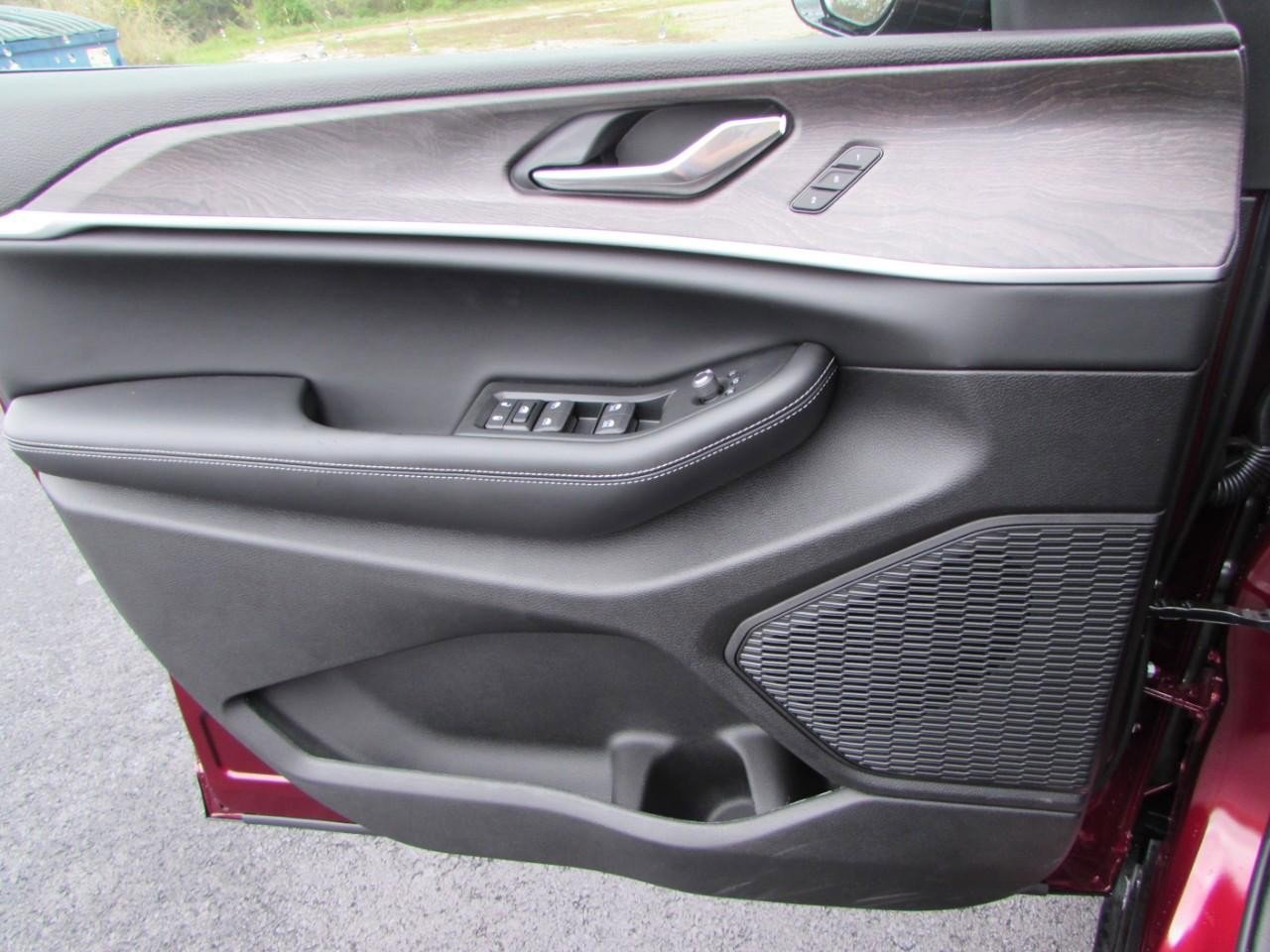 New 2025 Jeep Grand Cherokee Limited image 12