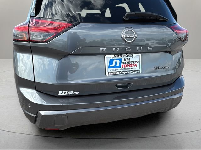 Used 2024 Nissan Rogue SL AWD/4WD image 9