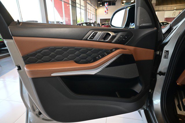 Used 2022 BMW X5 M w/ Competition Package 2 AWD/4WD image 17