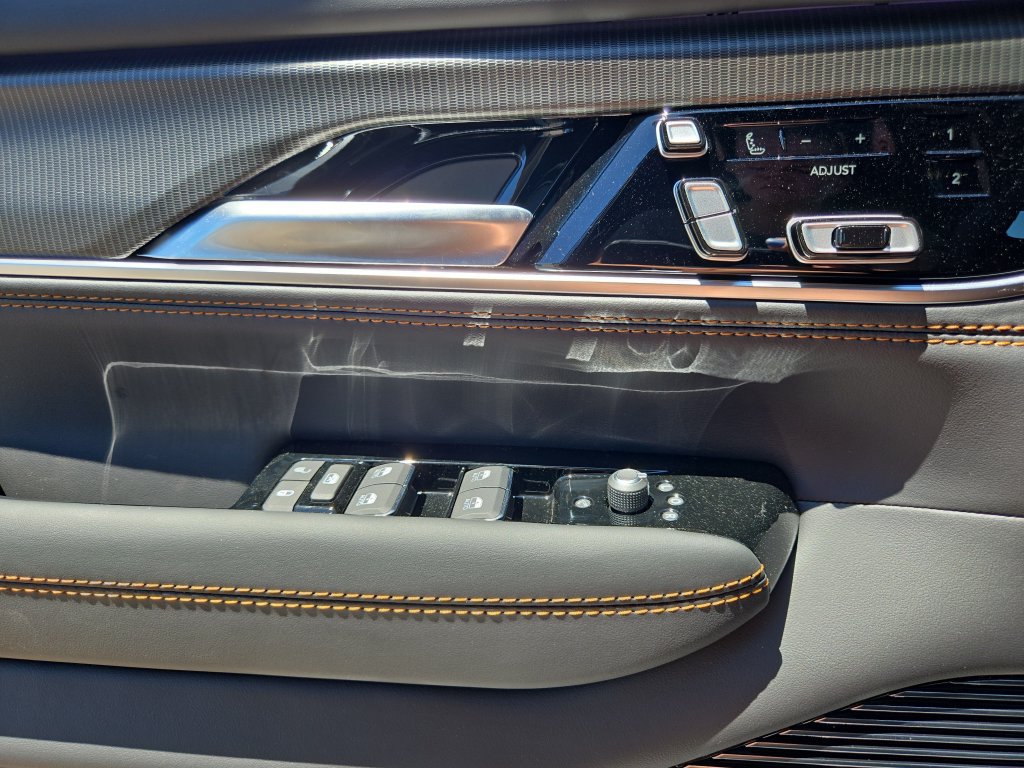 New 2026 Jeep Grand Wagoneer L Summit AWD/4WD image 24