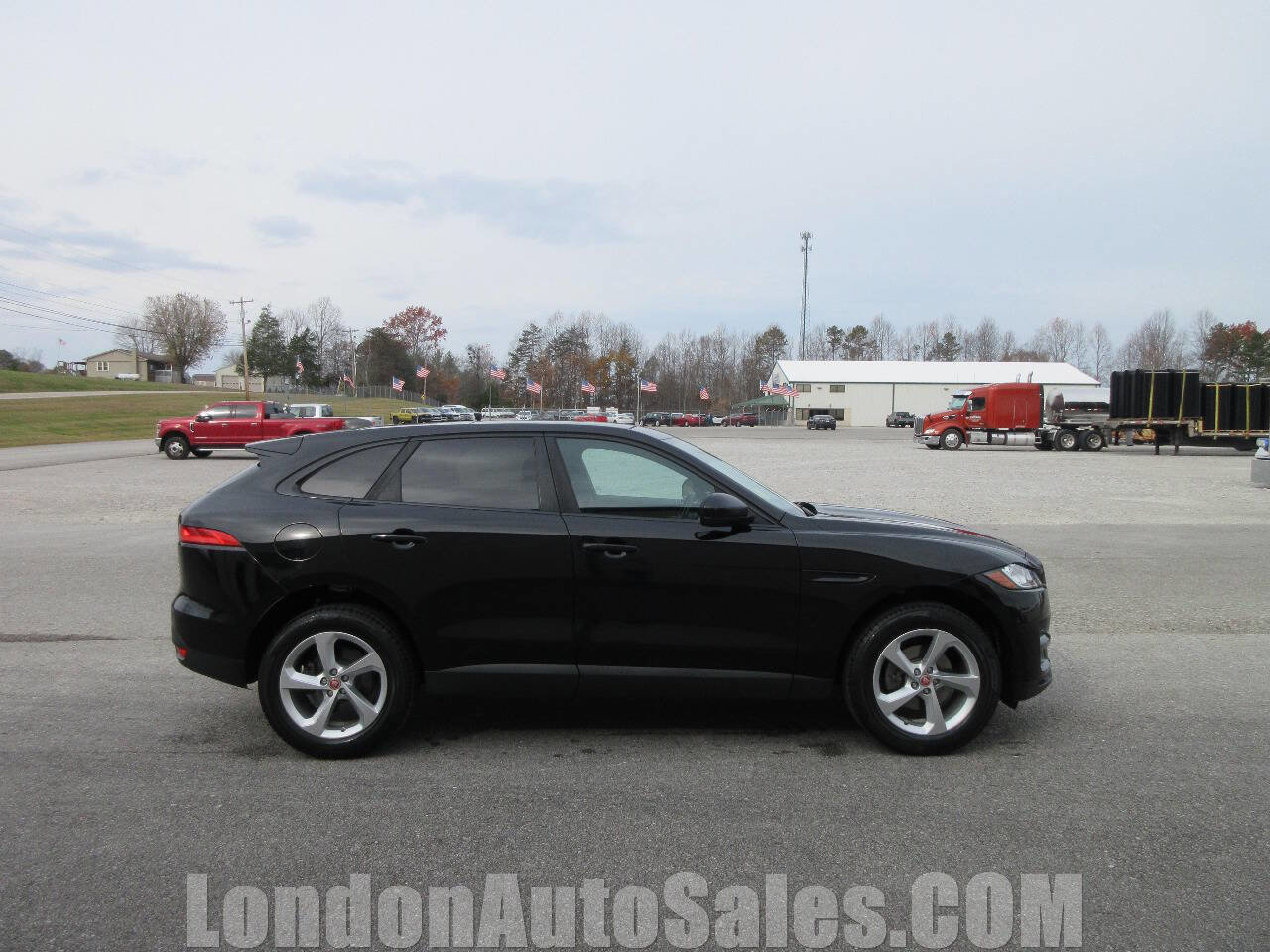 Used 2020 Jaguar F-PACE Premium image 7