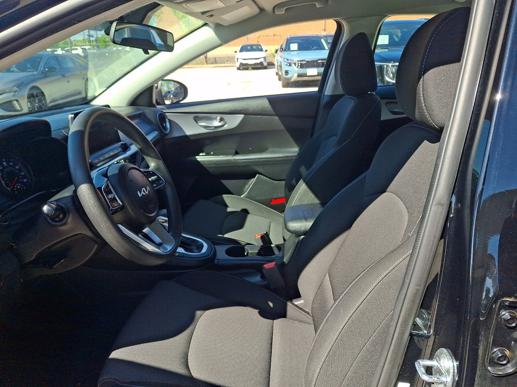 Used 2023 Kia Forte LXS w/ LXS Technology Package FWD image 24