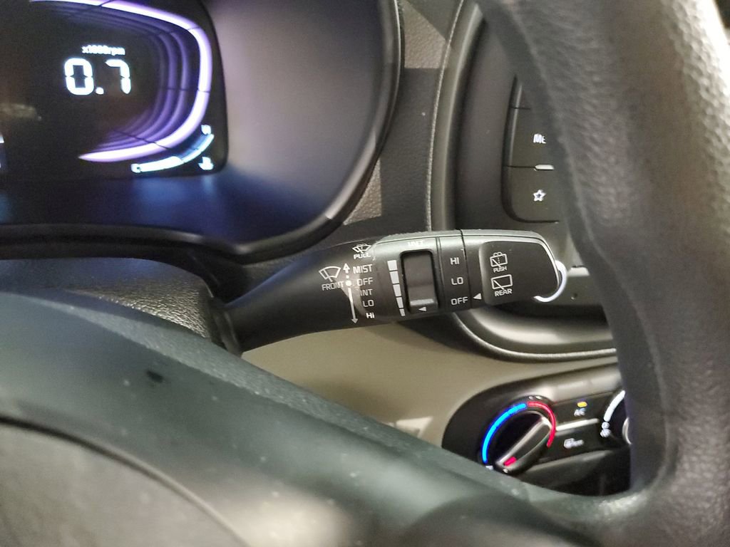 Certified 2025 Kia Soul LX FWD image 25