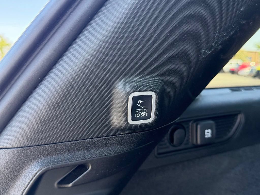 Used 2025 Jeep Grand Cherokee Summit AWD/4WD image 5