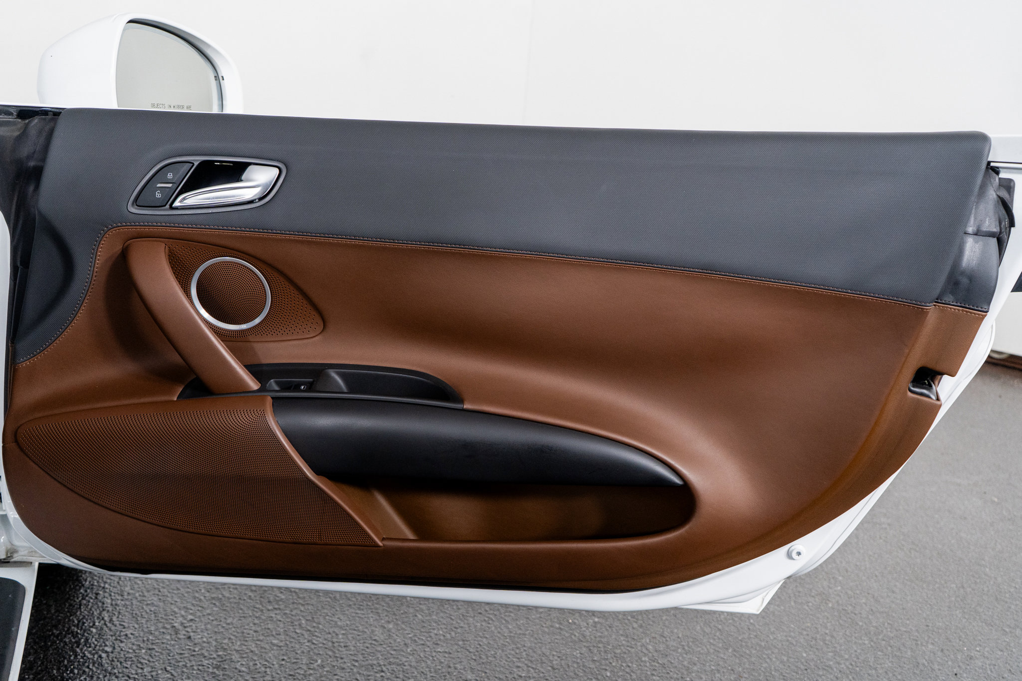 Used 2011 Audi R8 V8 image 44