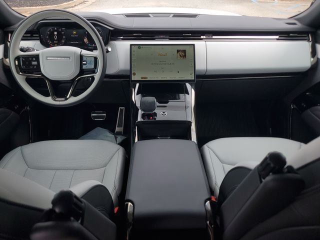 Used 2025 Land Rover Range Rover Sport Dynamic SE AWD/4WD image 16