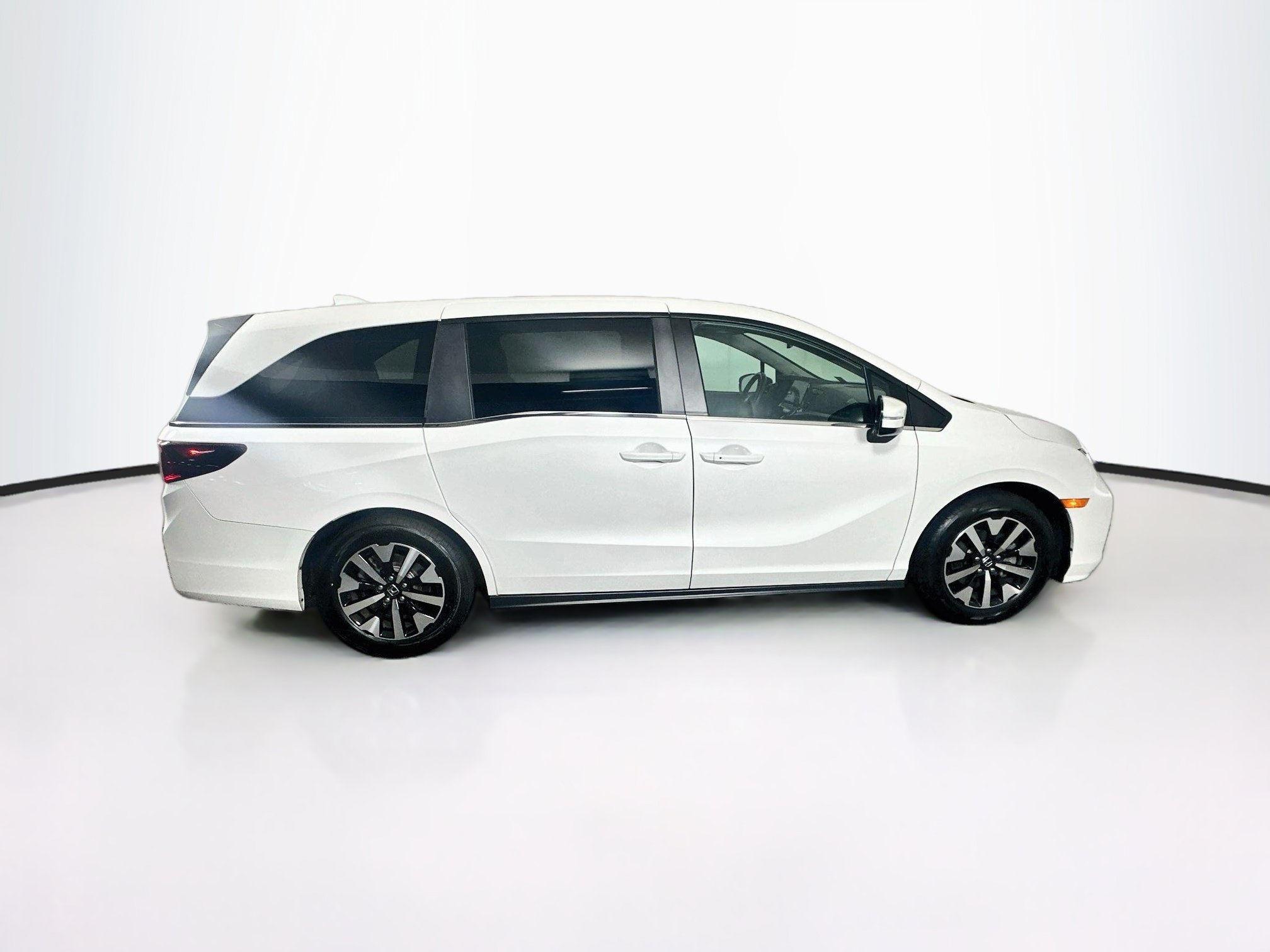 Used 2025 Honda Odyssey EX-L image 10