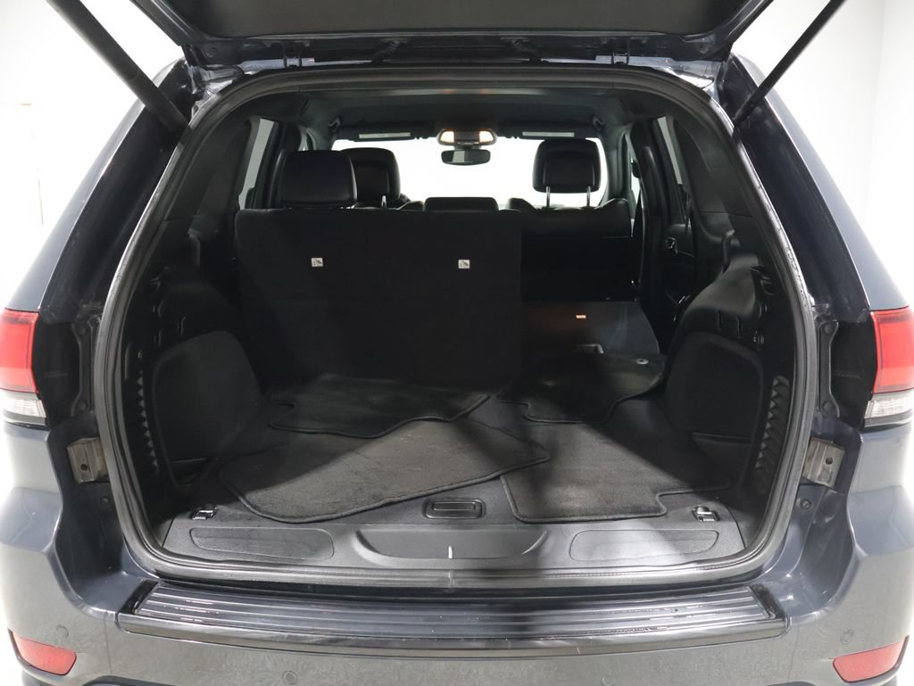 Used 2018 Jeep Grand Cherokee Altitude AWD/4WD image 4
