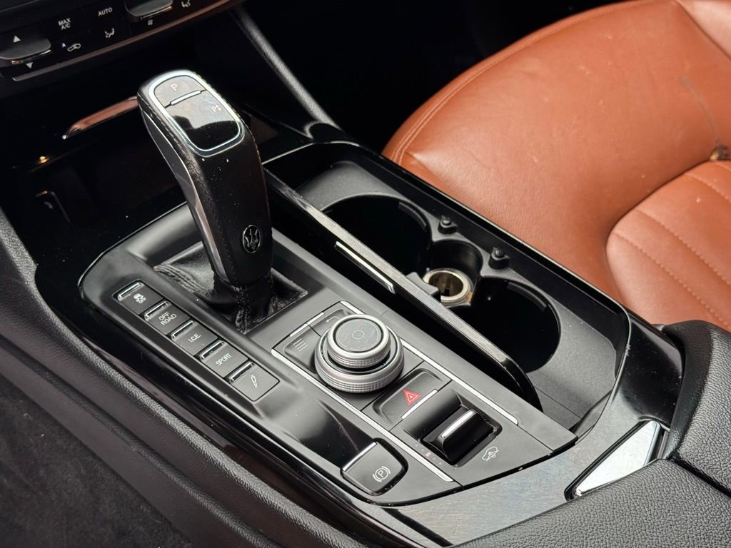 Used 2019 Maserati Levante image 29