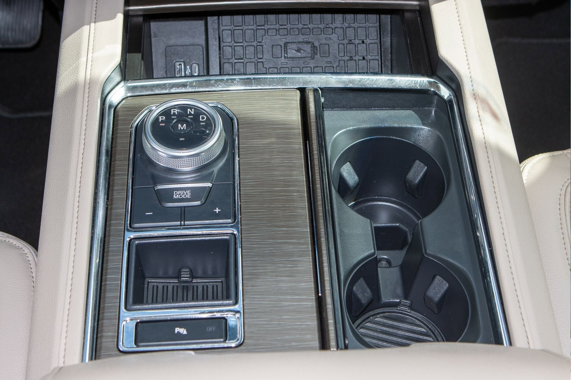 Used 2024 Ford Expedition Limited image 27