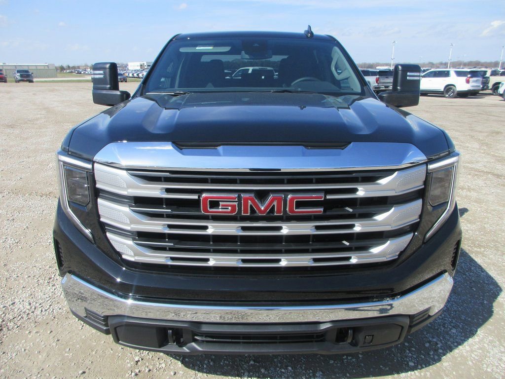 New 2026 GMC Sierra 1500 SLE w/ Max Trailering Package image 11