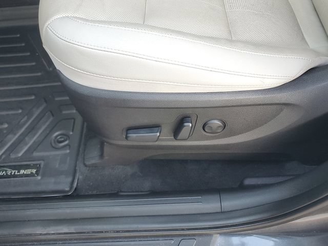 Certified 2023 Kia Telluride EX w/ EX Captain's Chair Package FWD image 19