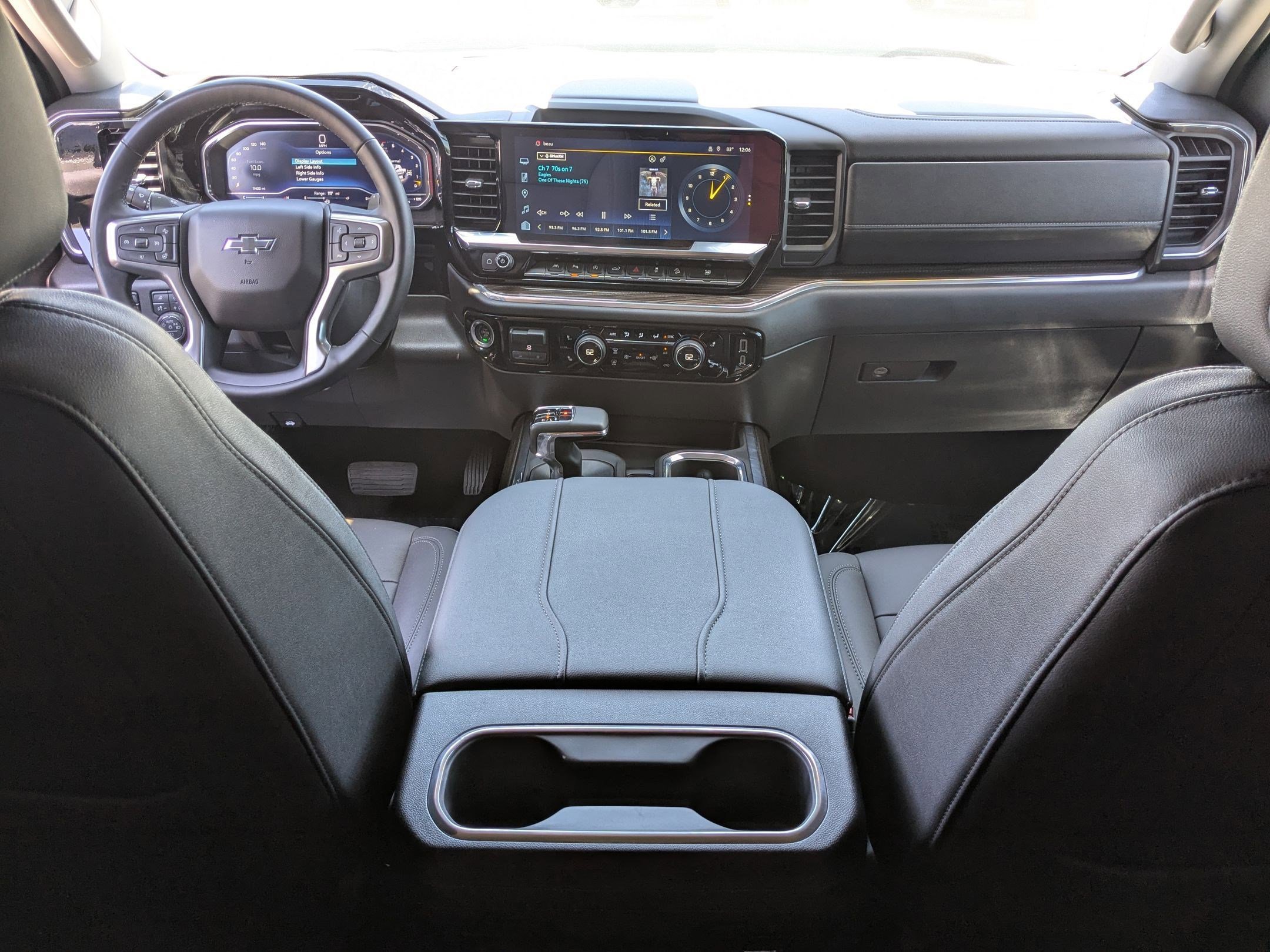 Used 2024 Chevrolet Silverado 1500 LT Trail Boss w/ LT Trail Boss Premium Package AWD/4WD image 25