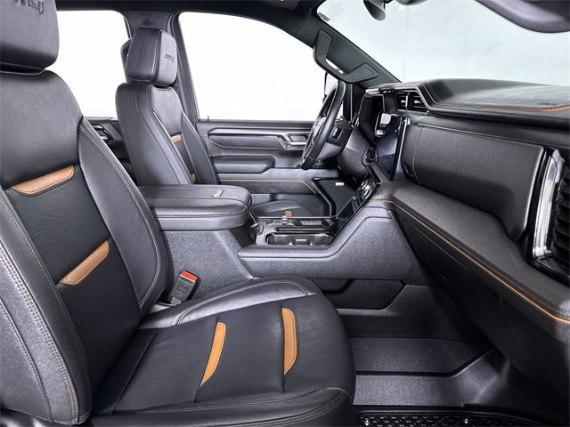 Used 2025 GMC Sierra 2500 AT4 image 29