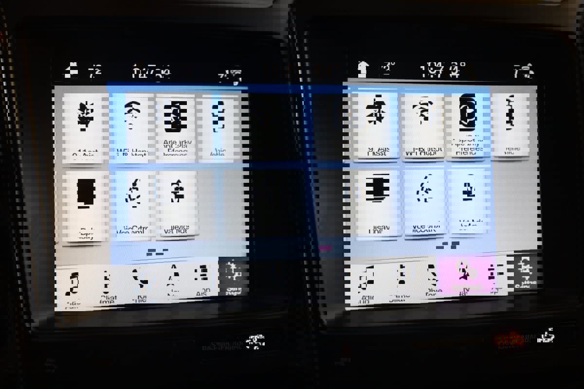 Used 2018 Ford Explorer XLT w/ Equipment Group 202A image 32