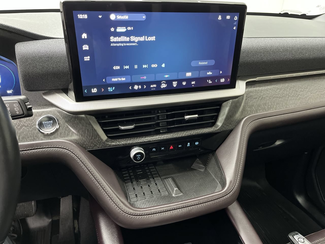 Certified 2025 Ford Explorer Platinum w/ Ultimate Package AWD/4WD image 20