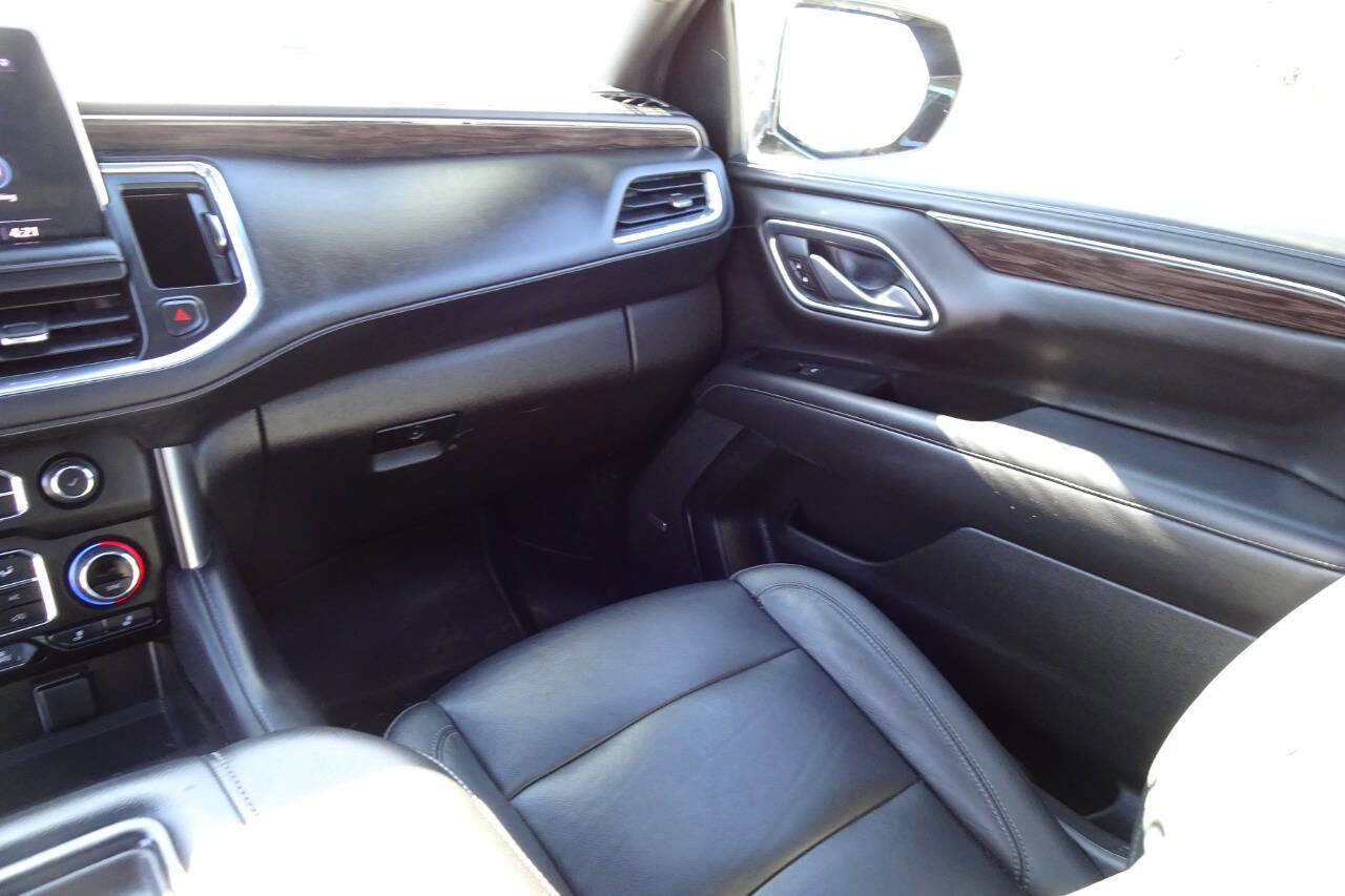 Used 2021 Chevrolet Suburban LT image 23