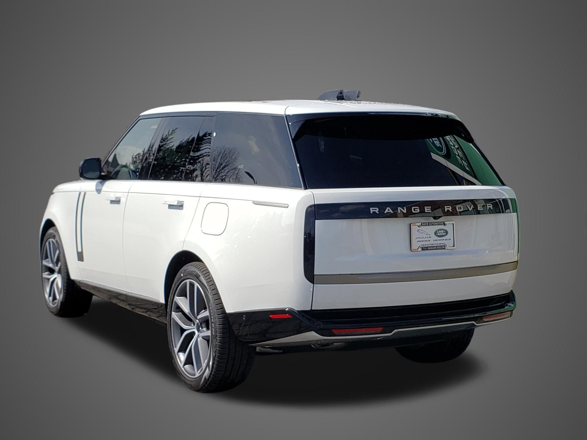 New 2026 Land Rover Range Rover SE image 7