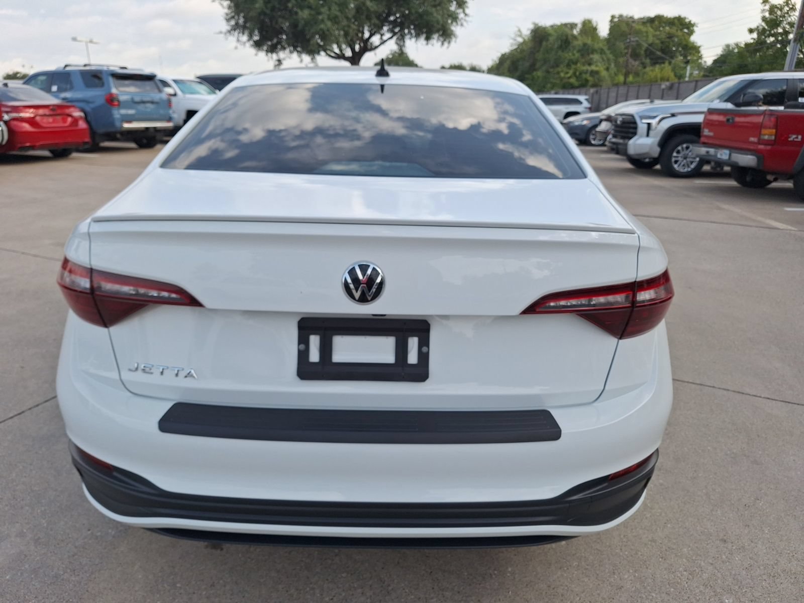 Used 2024 Volkswagen Jetta Sport FWD image 5