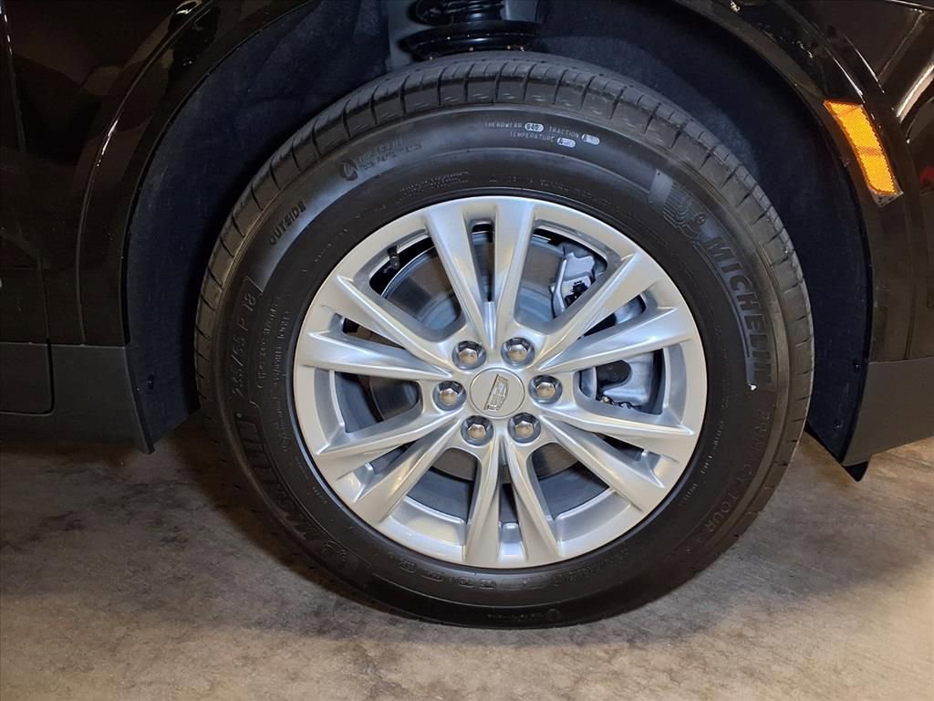 New 2026 Cadillac XT5 Luxury image 4