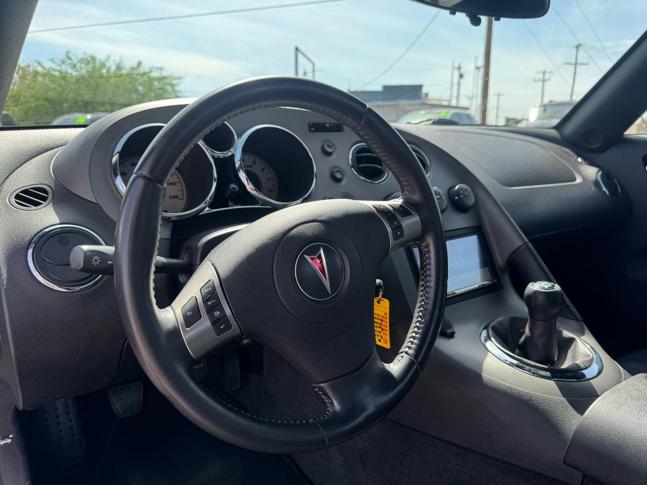 Used 2006 Pontiac Solstice Convertible w/ Premium Package RWD image 35