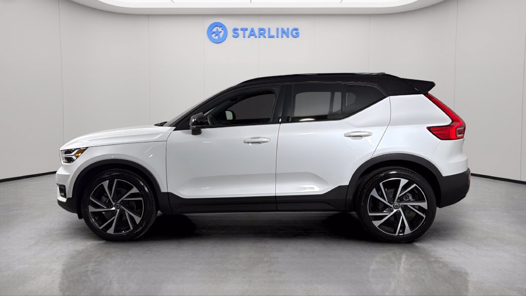 Used 2021 Volvo XC40 T4 R-Design w/ Advanced Package FWD image 3
