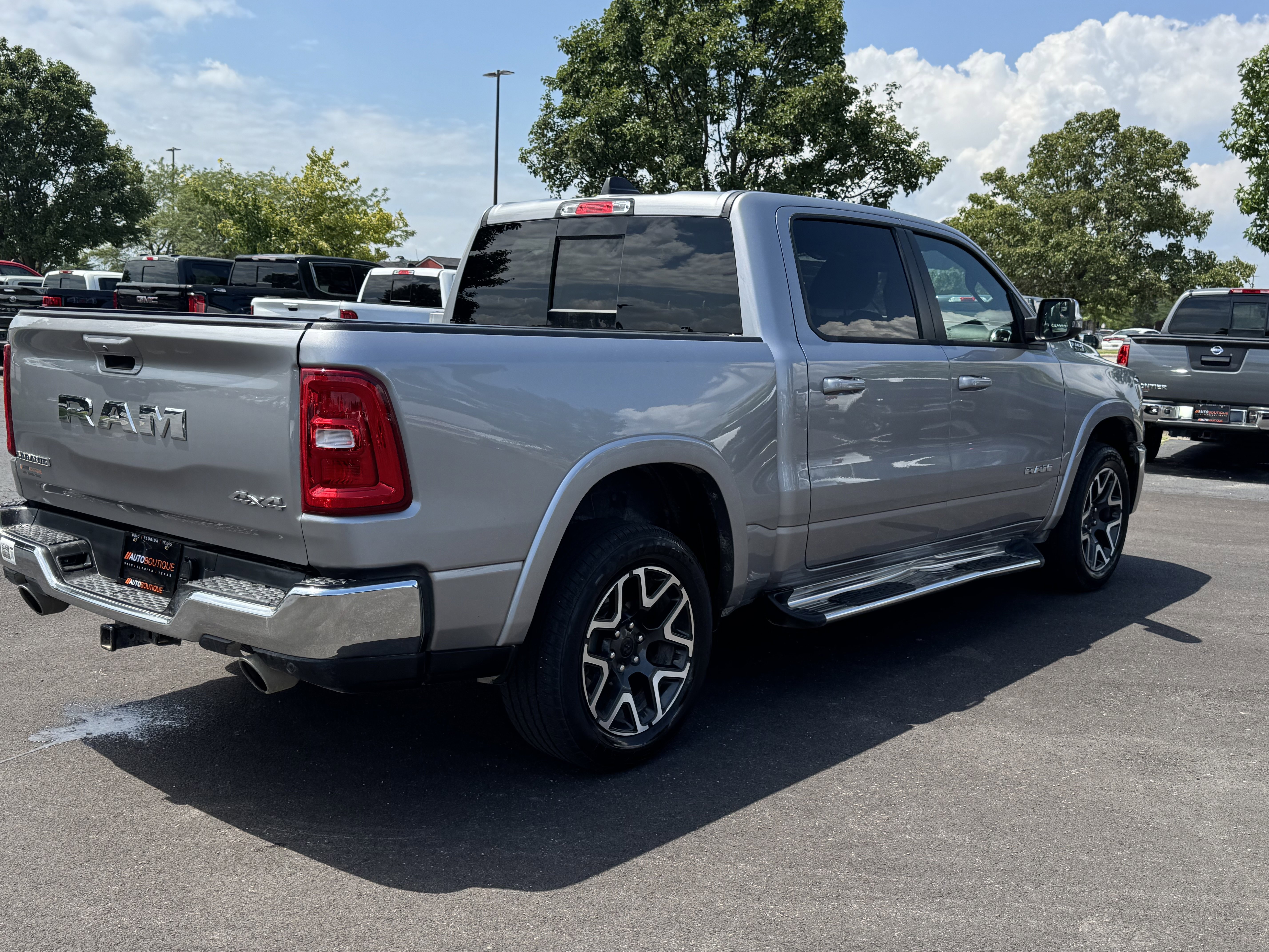 Used 2025 RAM 1500 Laramie image 12